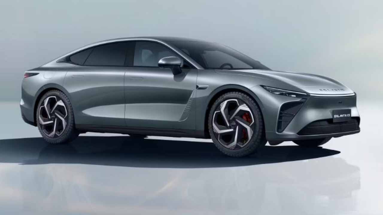 Дизайн нового Exeed Exlantix ES разработан с помощью ИИ: авто сняли на фото