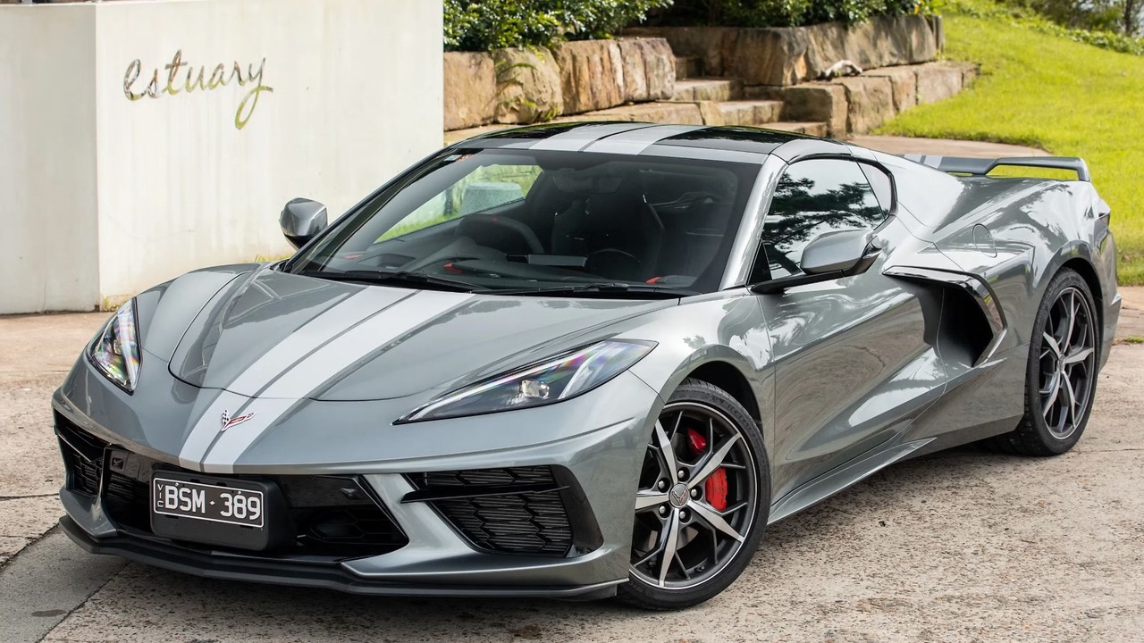 Идут торги за спортивный Chevrolet Corvette: владелец избавляется от покупки