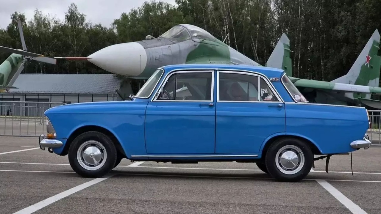 За «Москвич» с редким мотором идут торги: стартовая цена — 9 миллионов