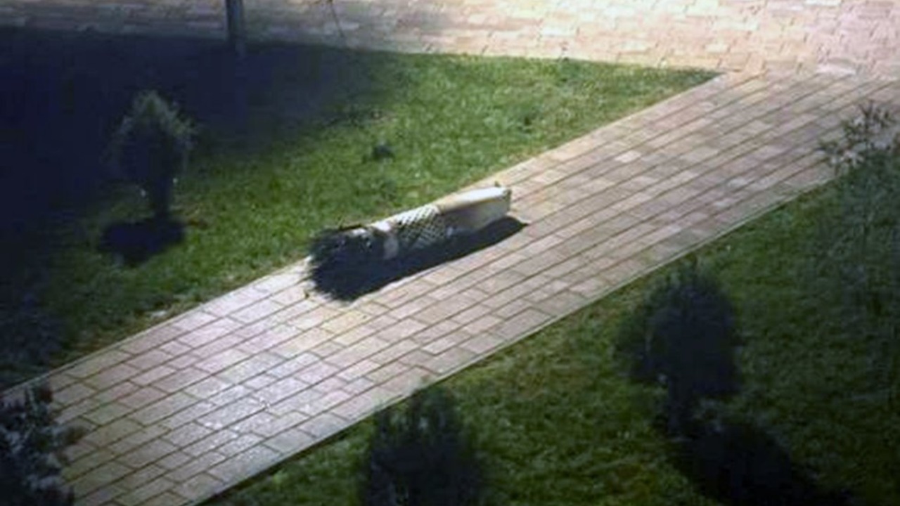 Упавшую в Киеве во дворе дома ракету комплекса Patriot сняли на фото