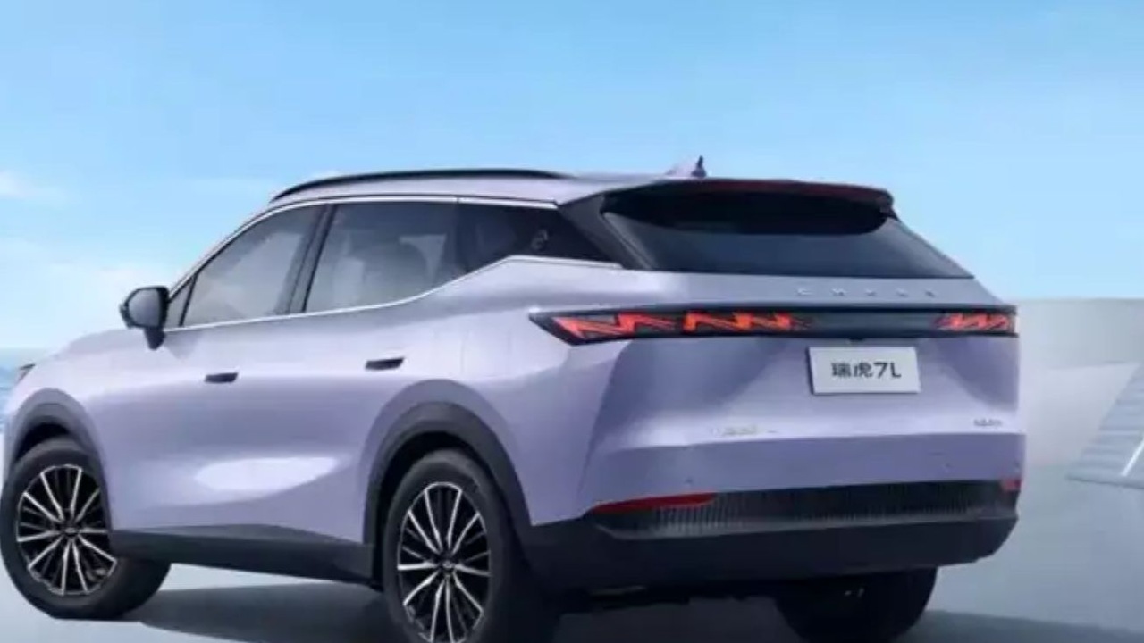 Кроссовер Chery Tiggo 7L получил новый дизайн на домашнем рынке