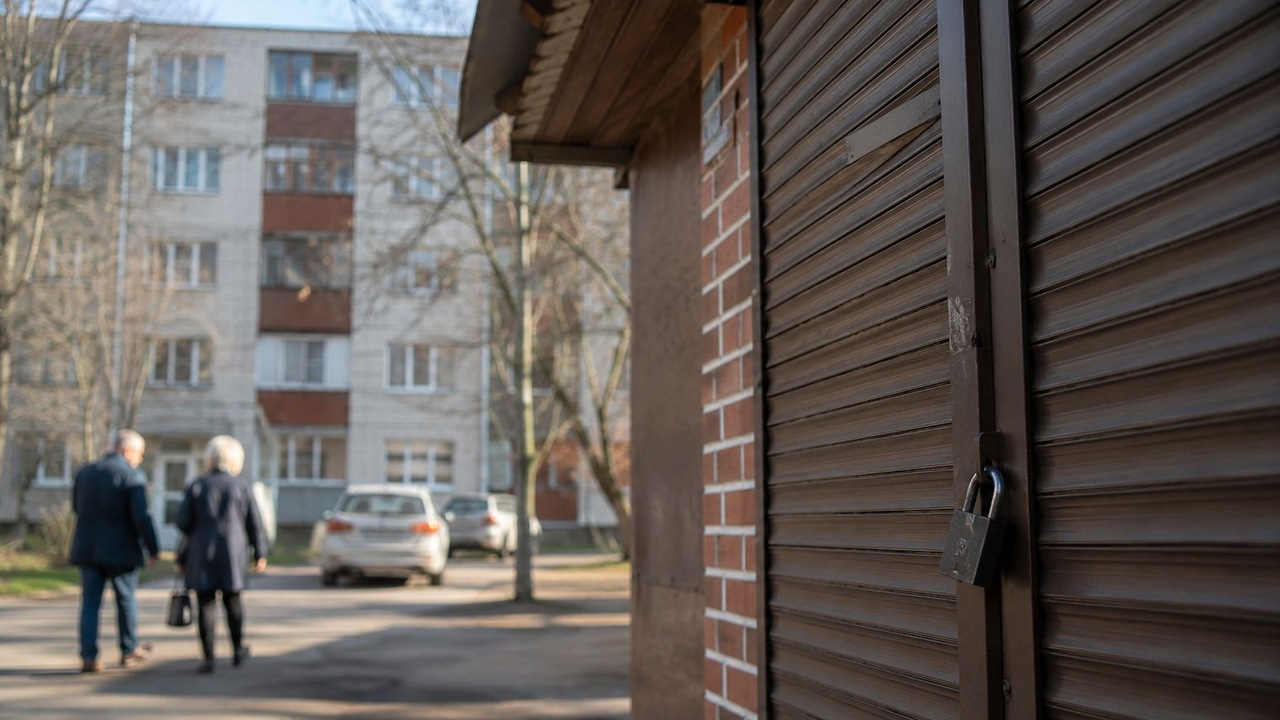 Власти Подмосковья объяснили закрытие трети наливаек во дворах
