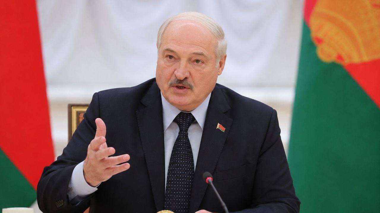 Лукашенко объяснил агрессивную риторику Киева давлением Запада