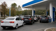 В Крыму начали выдавать талоны на бензин из-за дефицита топлива