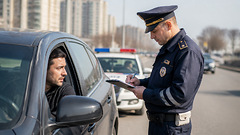 Езда на «механике» с правами AT ведет к штрафу до 15 тысяч рублей